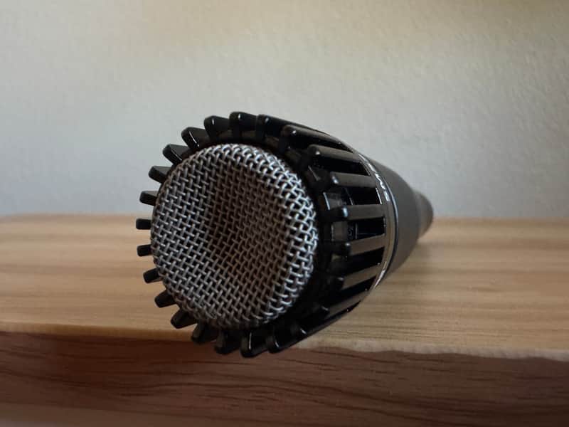 Shure SM57 Cardioid Dynamic Microphone 1984 - Present - Black