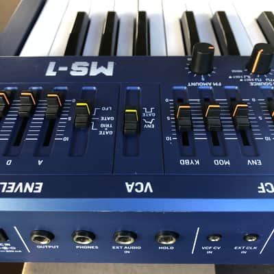 Analog Mono Synth w/ Buit-in Sequencer + KNOBs Bild 17