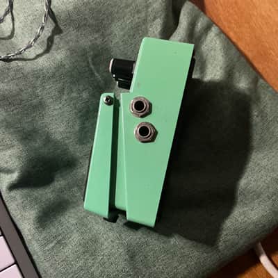 Boss PN-2 Tremolo/Pan (Silver Label) 1990 - 1995 - Green image 2