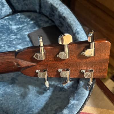 Martin OM-28 Acoustic Guitar w Case image 13
