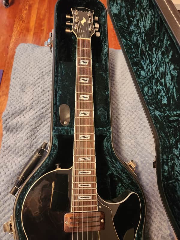 Vox Virage SC with OEM hardcase image 1