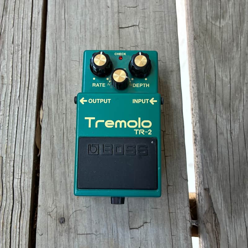 Boss TR-2 Tremolo (Silver Label) 1997 - Present - Green electric guitar tremolo pedal image 1
