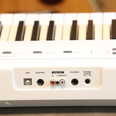 Alesis Recital 88-Key Digital Piano White image 7