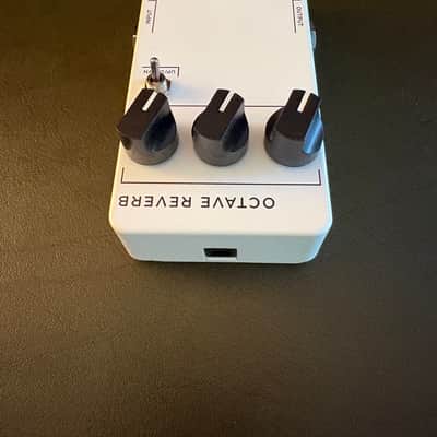 JHS 3 Series Octave Reverb 2022 - Present - White image 4