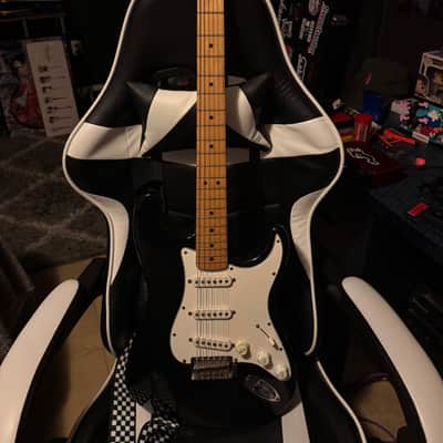 Used Fender Stratocaster MIM 1996 - Black image 1