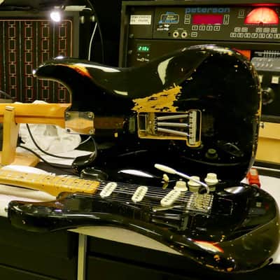 Pink Floyd The Black Strat signed by Phil Taylor History of David Gilmour Fender Stratocaster 1st Ed image 14
