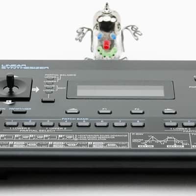 Roland D-05 Boutique Linear Synthesizer + Decksaver + Neuwertig + 1,5J Garantie image 2
