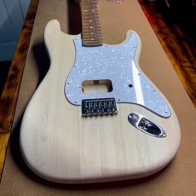 GuitarMax Tom Delonge Style Stratocaster Custom Build PREORDER image 19