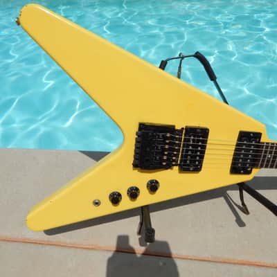 Hamer Vector 1981 Yellow V OHSC Tags image 6