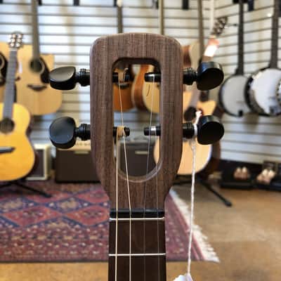 Magic Fluke USA Adirondack Spruce Top Flea Mandolin Amber w/Padded Gig Bag image 7