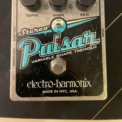 Electro-Harmonix Stereo Pulsar Analog Tremolo 2007 - Present - Blue image 1