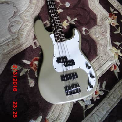 Squier P Bass/ PJ Bass Special Shoreline Gold (?) image 1