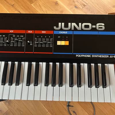 Roland Juno-6 61-Key Polyphonic Synthesizer 1982 - 1984 - Black