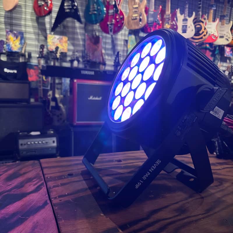 Elation Seven Par 19ip LED RGBAWL+UV