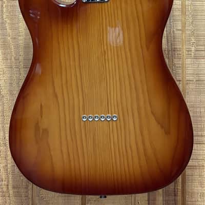 Fender American Professional II Telecaster with Maple Fretboard 2022 - Sienna Sunburst image 4