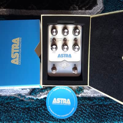 Universal Audio Astra Modulation Machine 2021 - Present - White image 2