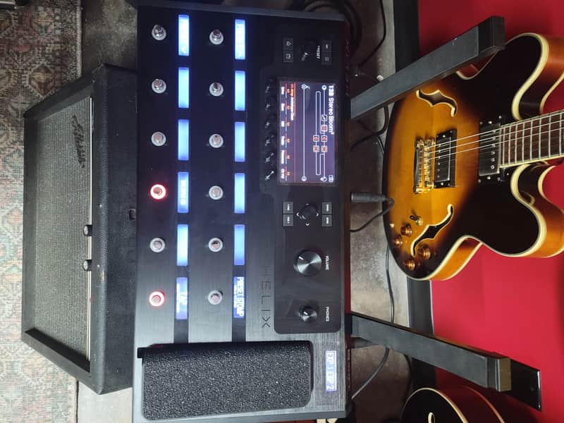Line 6 Helix Guitar Multi-effects Floor Processor