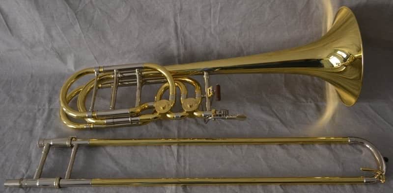 Trombon Bajo Shires Q36YR como nuevo image 1
