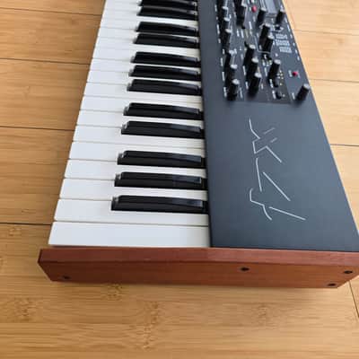 Dave Smith Instruments Mopho x4 44-Key 4-Voice Polyphonic Synthesizer 2013 - 2018 - Black with Wood Sides image 3