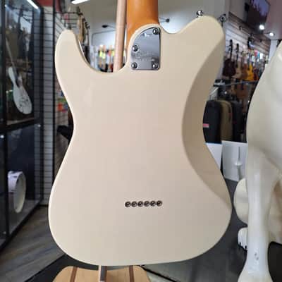 Godin Stadium Pro with Maple Fretboard 2026 - Ozark Cream 7.0 Pounds image 5