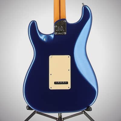Fender Certified Pre-Owned American Ultra Stratocaster HSS, Rosewood Fingerboard, Cobra Blue (P3) (95046) image 2