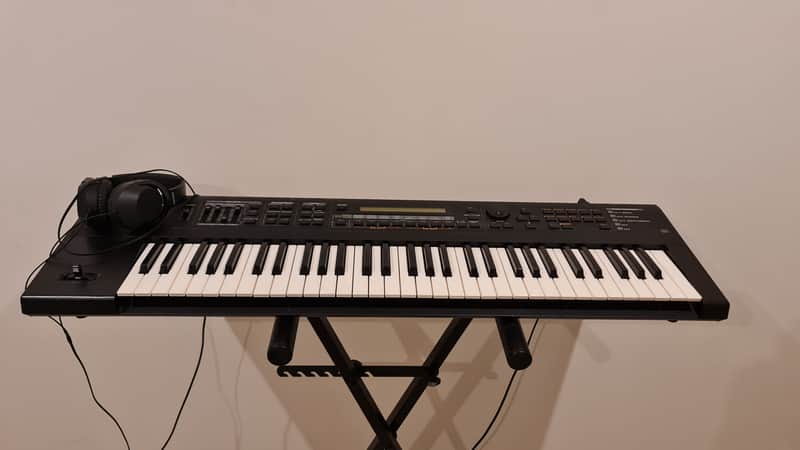 Roland XP-30 61-Key 64-Voice Expandable Synthesizer | Reverb Canada