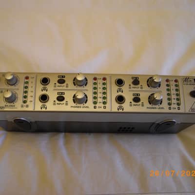 Behringer MiniAmp AMP800 4-Channel Stereo Headphone Amplifier 2001 - Present - Standard image 2