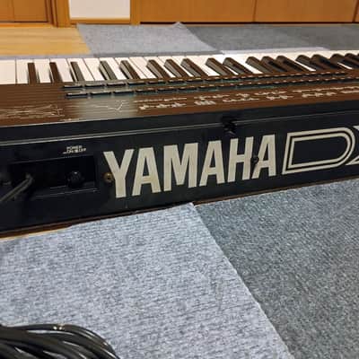 🎹 Yamaha DX7s | Ryuichi Sakamoto Patches & Factory Patches / Blue LED Display / Battery Holder / Serviced with Soft Case image 9