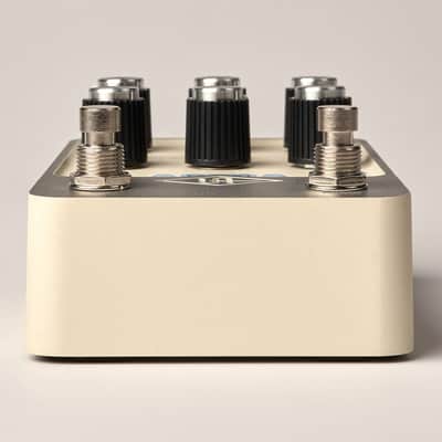 Universal Audio UAFX Astra Modulation Machine Pedal (B-STOCK) image 3