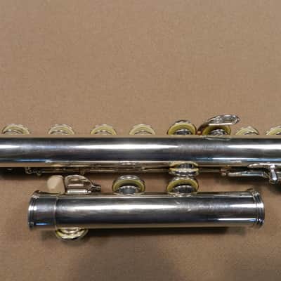 Armstrong 104 Student Flute image 3