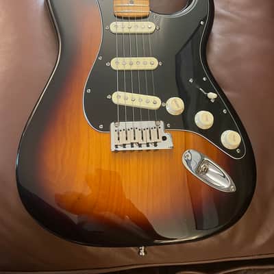 Fender American Ultra Luxe Stratocaster image 3