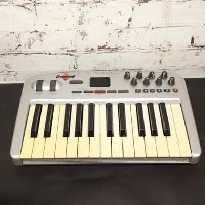 M-Audio Oxygen 8 v2 25-Key MIDI Keyboard Controller *As-Is*