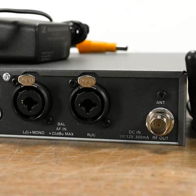 Sennheiser ew 300 IEM G3 Wireless In-Ear Monitoring System - 516-558 MHz CG0118U image 4