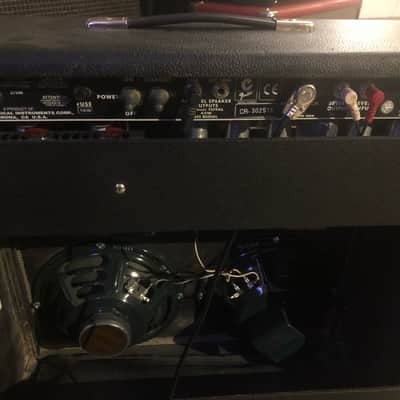 Fender '65 Super Reverb Reissue 45-Watt 4x10" Guitar Combo 2001 - Present - Black image 3