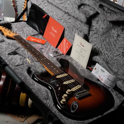 Fender American Professional II Stratocaster Left-Handed with Rosewood Fretboard 2023 - 3-Color Sunburst image 3