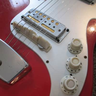 Futurama C and W sixties red image 3