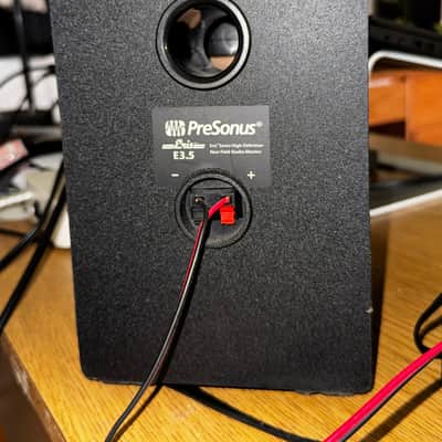 PreSonus Eris E3.5 2-Way 3.5" Active Studio Monitor (Pair) - Black image 4
