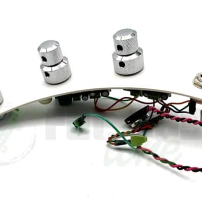 John East MMSR bass preamp 3 band, 3 knob - Chrome image 7