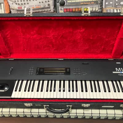 Korg M1 Music Workstation with case