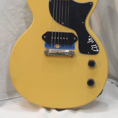 Epiphone Les Paul Junior in CASE with Rosewood Fretboard TV Yellow image 2