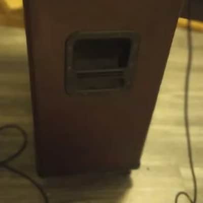 Speaker cabinet of unknown origin with Brown tolex imagen 2