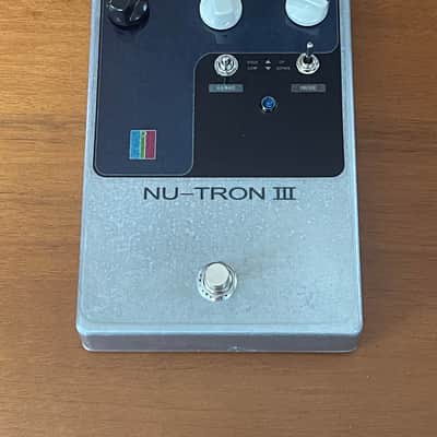 Nutron III Envelope Filter (Mutron III Clone) 2024 - Silver, black, blue image 5