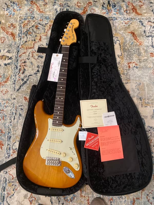 Fender American Performer Stratocaster 2023 - Honey Burst image 1