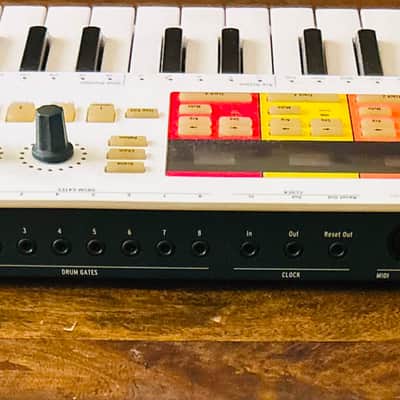Arturia KeyStep Pro 37-Key MIDI Controller 2020 - Present - White image 7