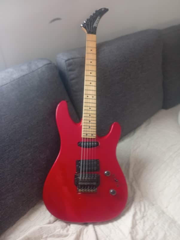 Peavey Tracer 1989 - Red image 1