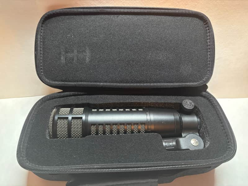 Electro-Voice RE320 Cardioid Dynamic Microphone 2011 - Present - Black image 1