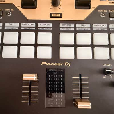 Pioneer DDJ-REV7 2-Channel DJ Controller Limited Edition Gold image 12