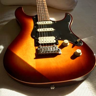 Yamaha PACIFICA 412V Violin Burst image 1