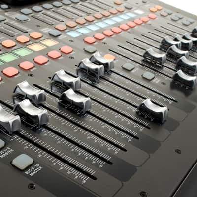 X-32 Compact 40-Input 25-Bus Digital Mixing Console image 8