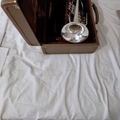 Beautiful Olds Super Star Cornet with Olds Case image 3